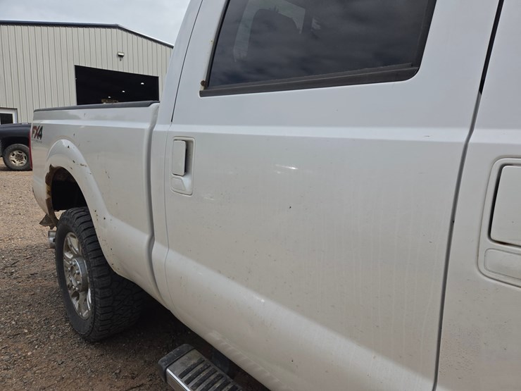 2013-ford-f250-lariat-image-15