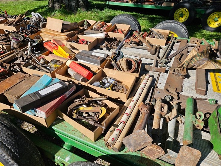 #8000-•-live-on-the-ground-only-items-image-63