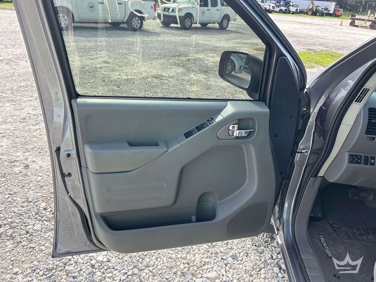 2018-nissan-frontier-image-11