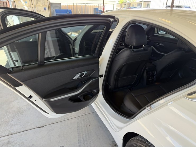 2021-bmw-330i-sdn-image-31