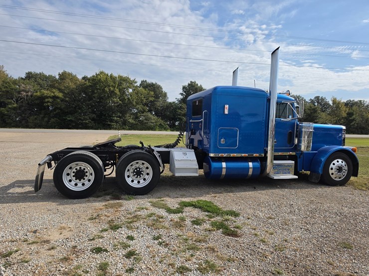2006-peterbilt-379-image-15