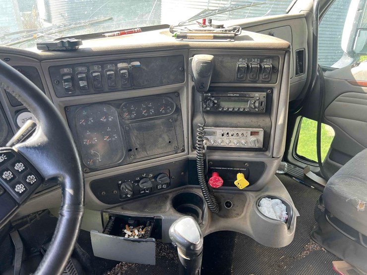 2006-kenworth-t2000-image-18