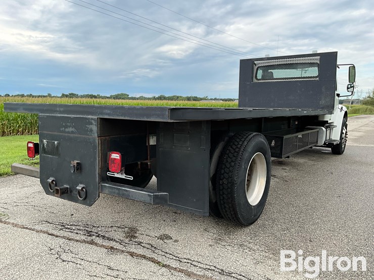 2005-freightliner-m2-106-image-5