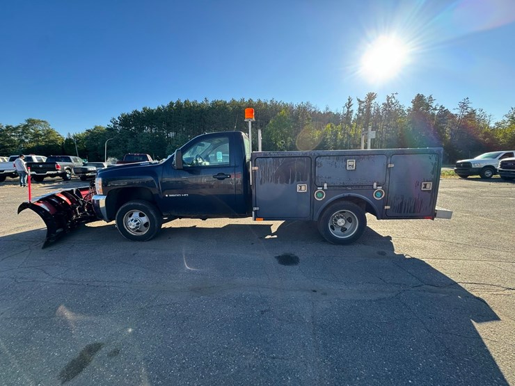 2008-chevrolet-3500hd-image-2
