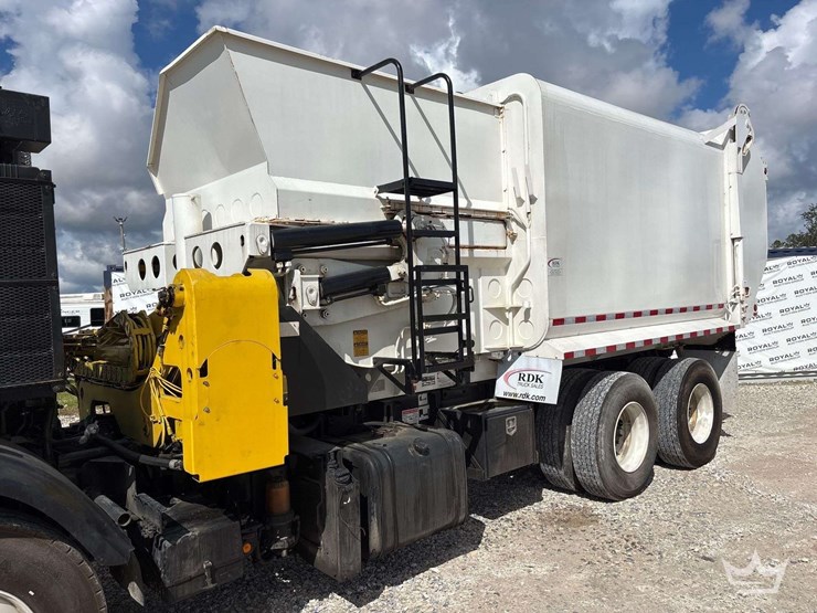 2017-mack-lr-scorpion-31yd.-side-loader-garbage-truck-image-10