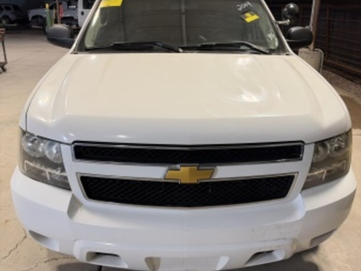 2014-chevrolet-tahoe-image-3