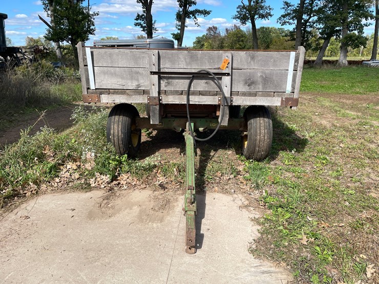 #1610-•-hydraulic-dump-wagon-on-john-deere-running-gear-image-2