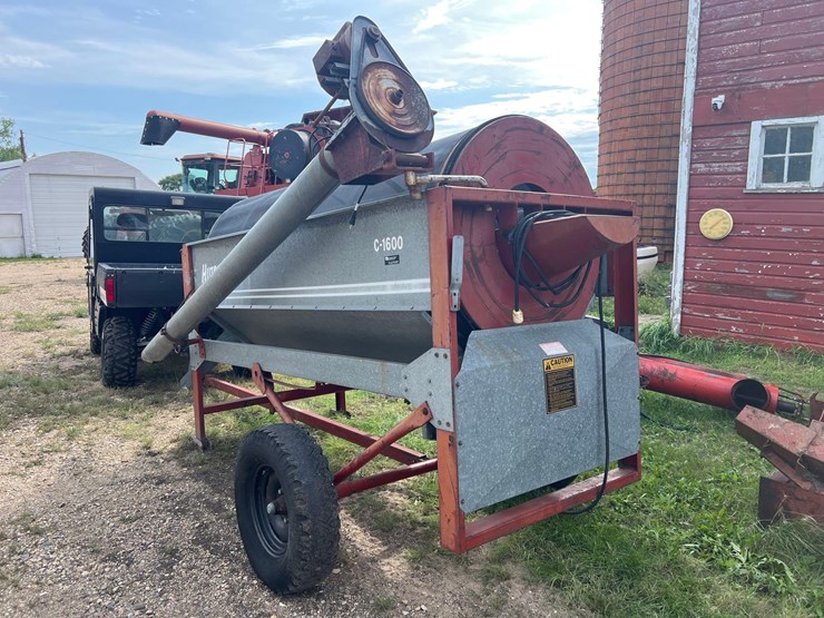 hutch-cleaner-c-1600-grain-cleaner-image-7