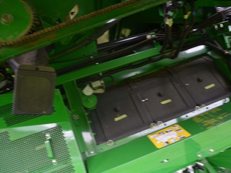 2012-john-deere-s550-image-26