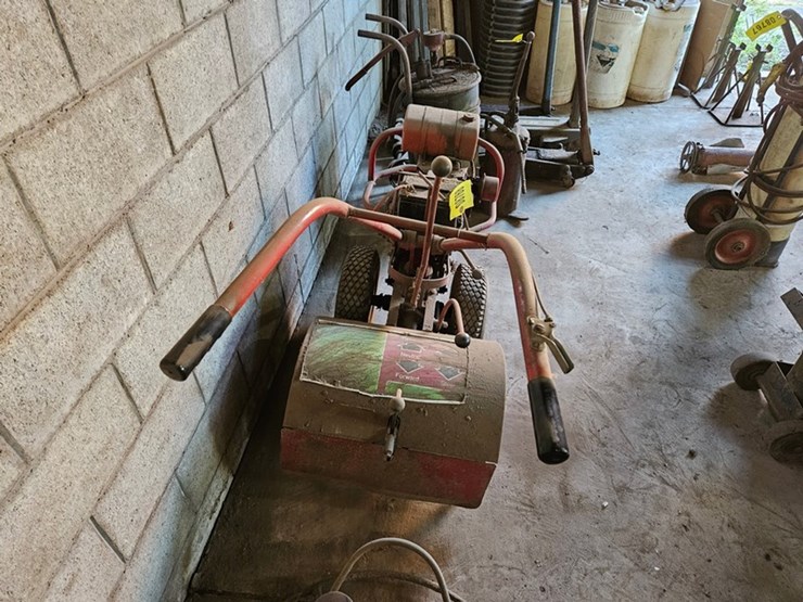 #8768-•-rear-tine-garden-tiller-image-4