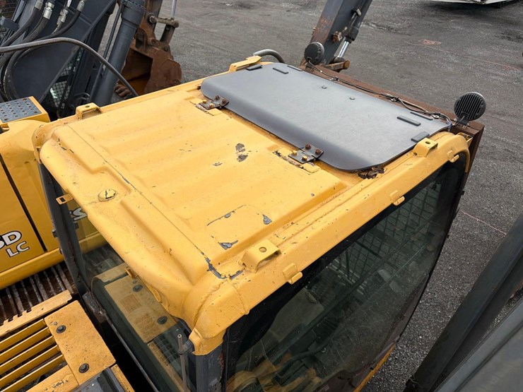 deere-225d-lc-image-23