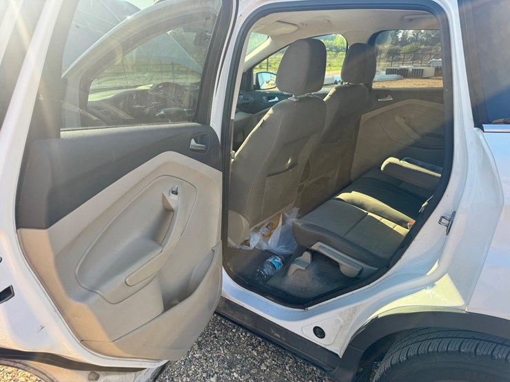 2015-ford-escape-image-10