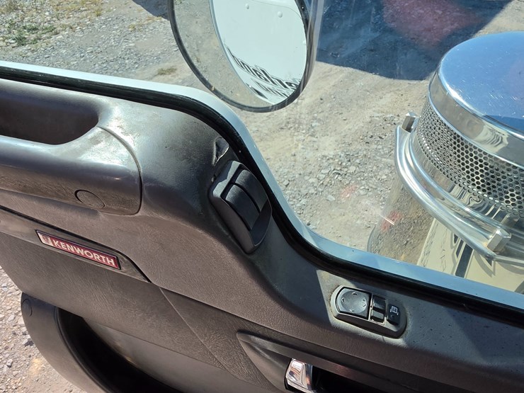 2018-kenworth-t800-image-84