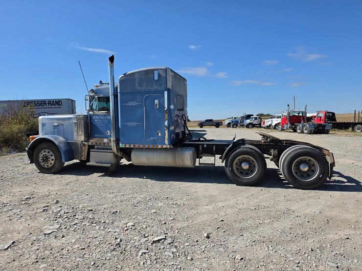 1997-peterbilt-379-image-8
