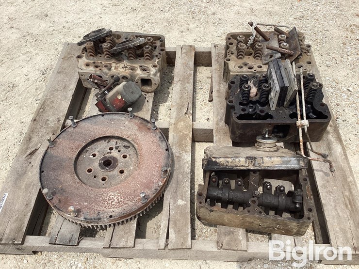 cummins-big-cam-heads,-15.5"-fly-wheel,-cab-jack,-rocker-box-w/-cover-image-8