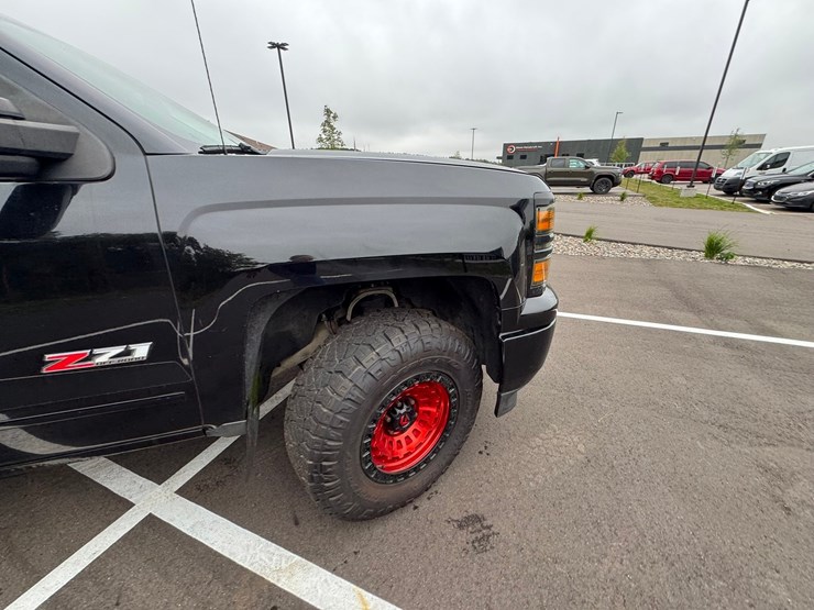 2015-chevrolet-silverado-1500-z71-image-23