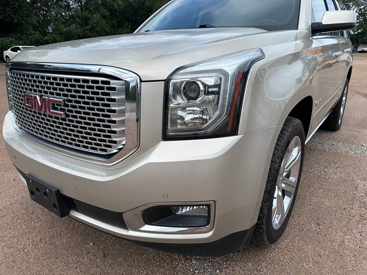 2017-gmc-yukon-image-13