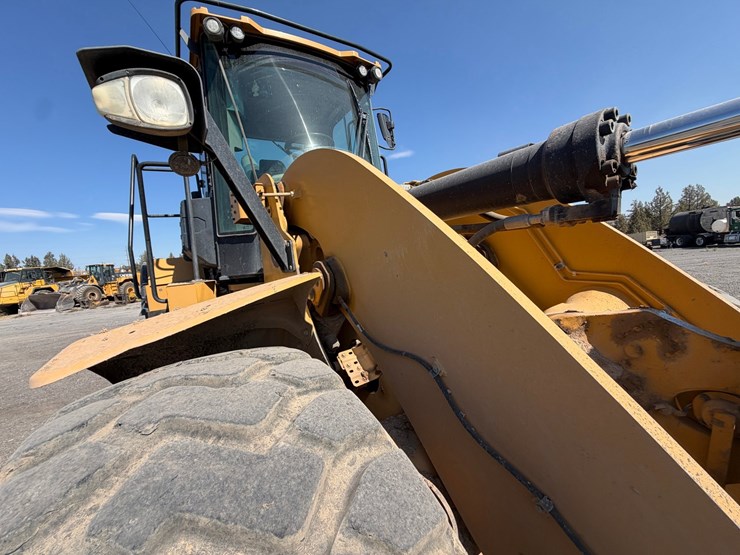 2015-caterpillar-950m-image-17