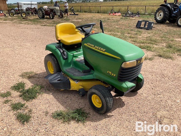 john-deere-lt133-image-3