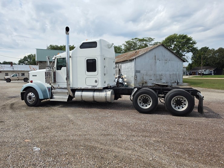 2007-kenworth-w900-image-8