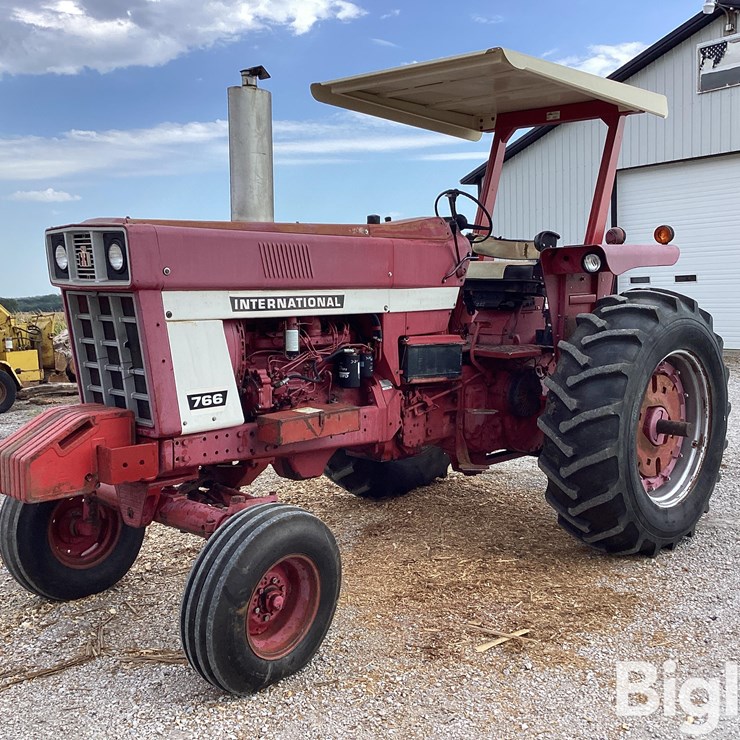 1975 INTERNATIONAL 5