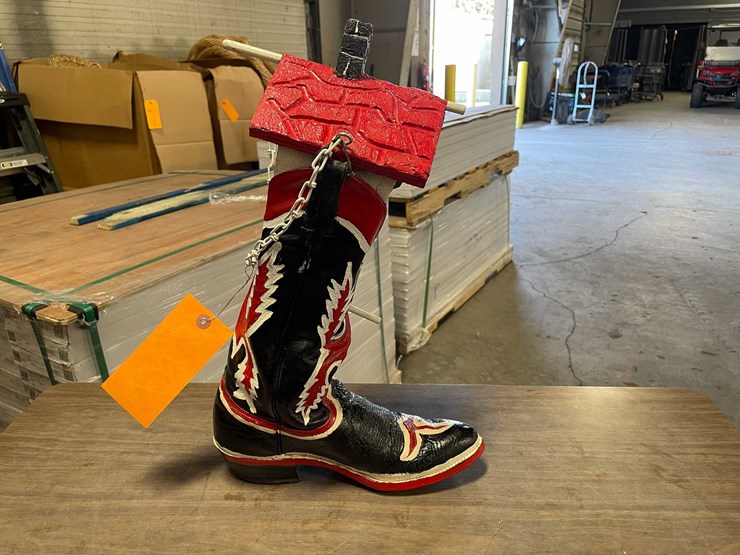 #4073-•-vintage-cowboy-boot-birdhouse-(cw)-image-2