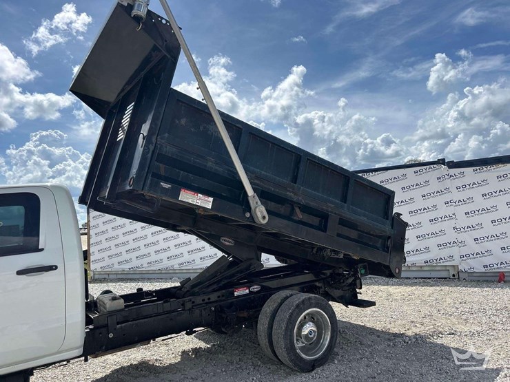 2019-international-cv515-s/a-landscape-dump-truck-image-27