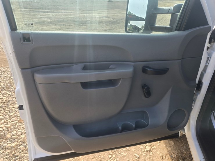 2013-gmc-sierra-3500-image-65