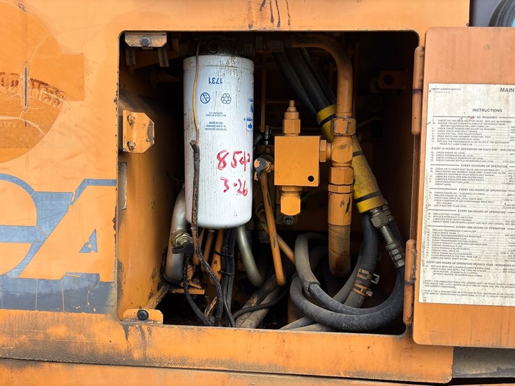 2004-case-1150h-image-50