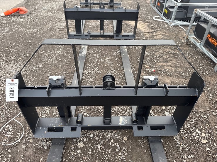 #6002-•-pabreak-60"-skid-steer-pallet-forks-image-2