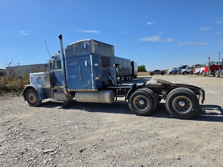 1997-peterbilt-379-image-9