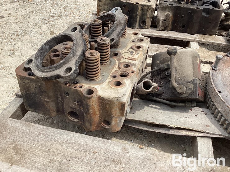 cummins-big-cam-heads,-15.5"-fly-wheel,-cab-jack,-rocker-box-w/-cover-image-14
