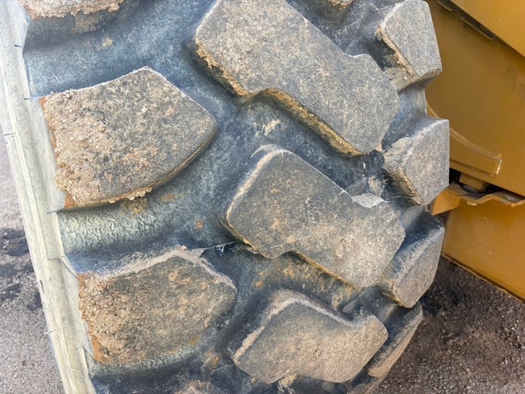 2014-caterpillar-972k-image-88