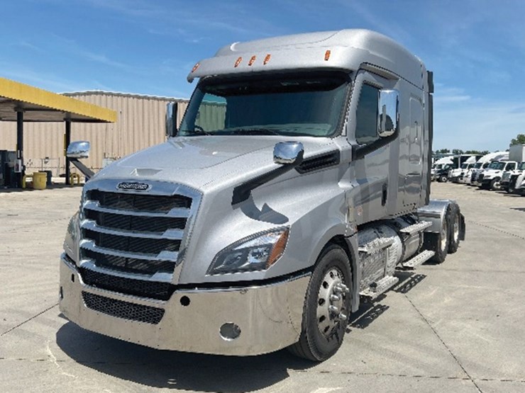 2020-freightliner-cascadia-126-image-1