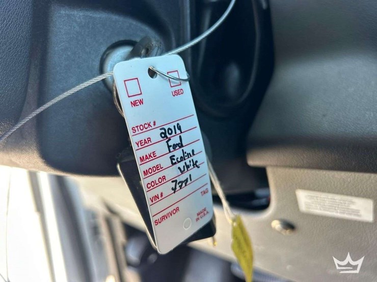 2023-ford-e350-image-36
