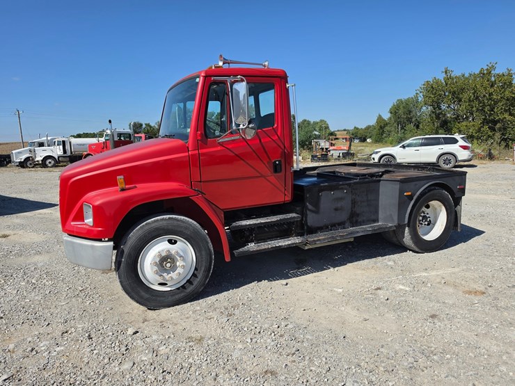 1997-freightliner-fl70-image-5