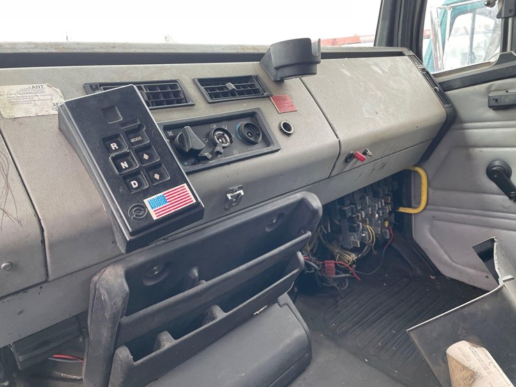 freightliner-fl70-image-14
