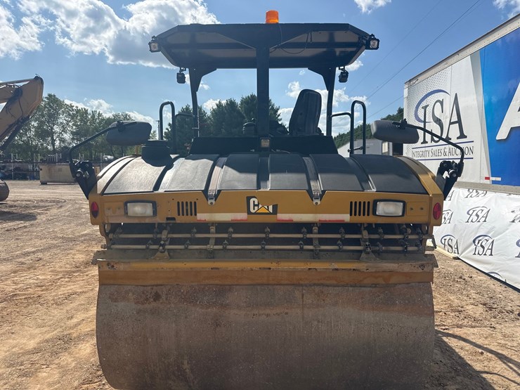 2018-caterpillar-cb64b-image-4