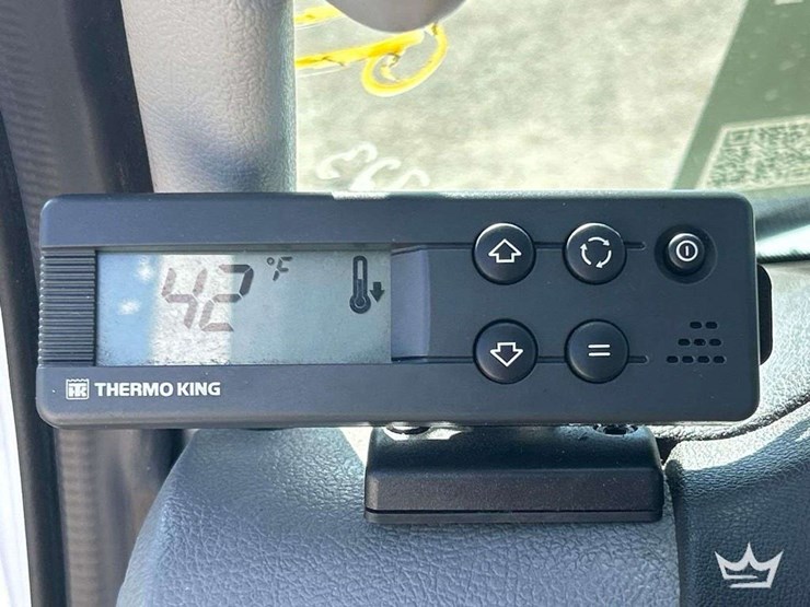 2023-ford-e350-image-22