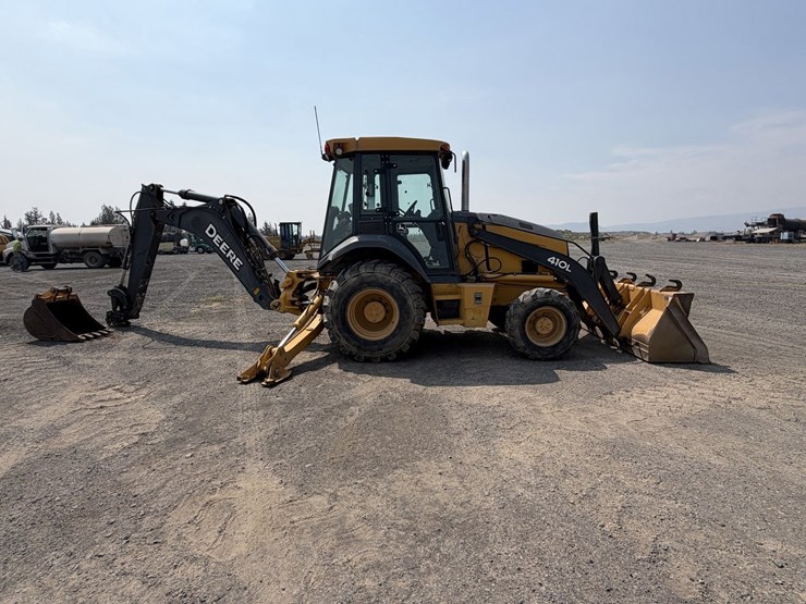 2016-deere-410l-image-5