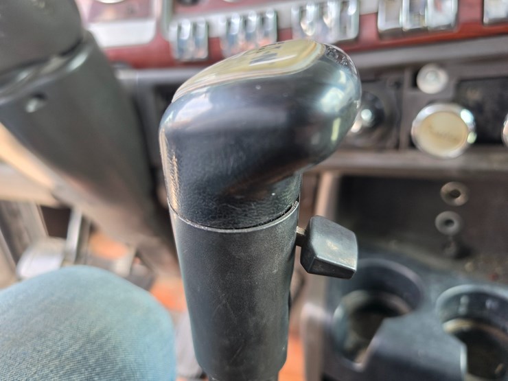 2007-kenworth-w900-image-70