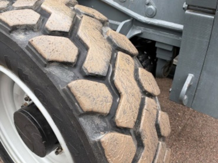 2012-jlg-g9-43a-image-9