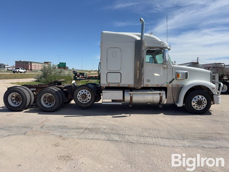 2013-freightliner-coronado-132-image-4