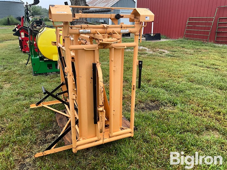 for-most-calf-working-chute-image-2
