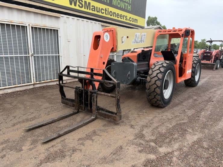 2012-jlg-g9-43a-image-2