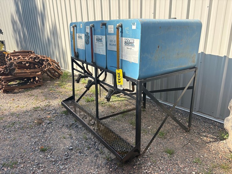 #2933-•-(2)-oil-containers,-(1)-hydraulic-container-w/-stand-image-5