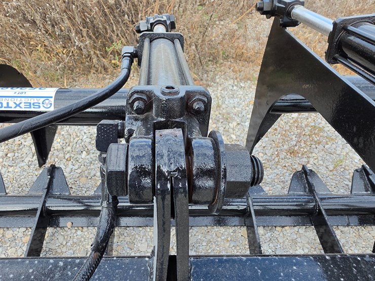 #25298-•-skid-steer-grapple-attachment-image-8