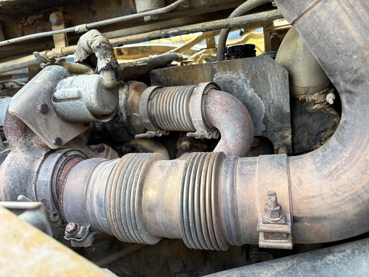 2014-caterpillar-972k-image-57