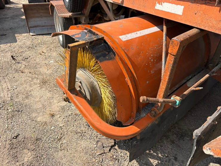 2010-broce-rjt350-image-19