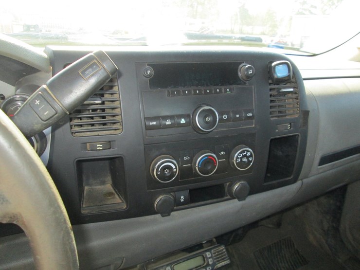 2013-gmc-2500hd-image-30